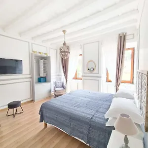 https://via-vittoria-quattro.it-romehotels.com