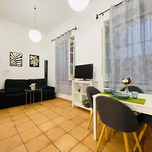 San Roman. Centrico Y Acogedor. Appartamento Siviglia